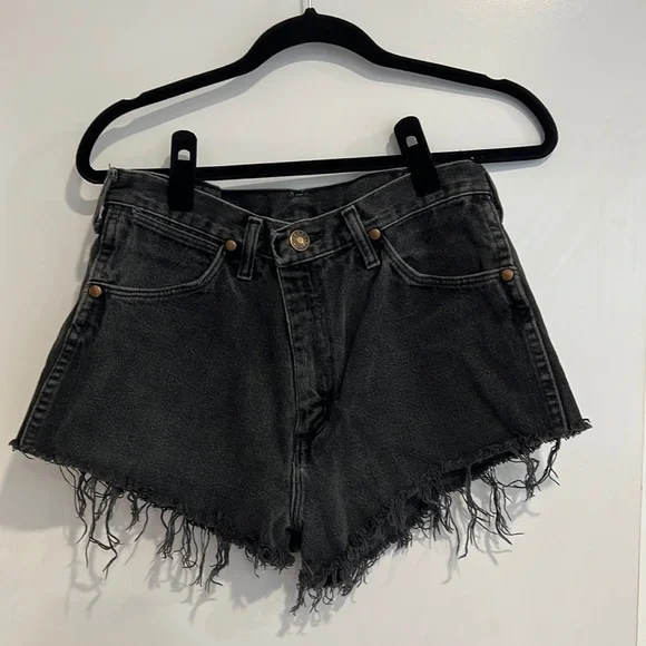 Black cutoff wrangler shorts - Picture 1 of 3